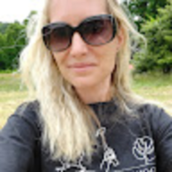 Meet your Posher, Elizabeth - Picture 1 of 1